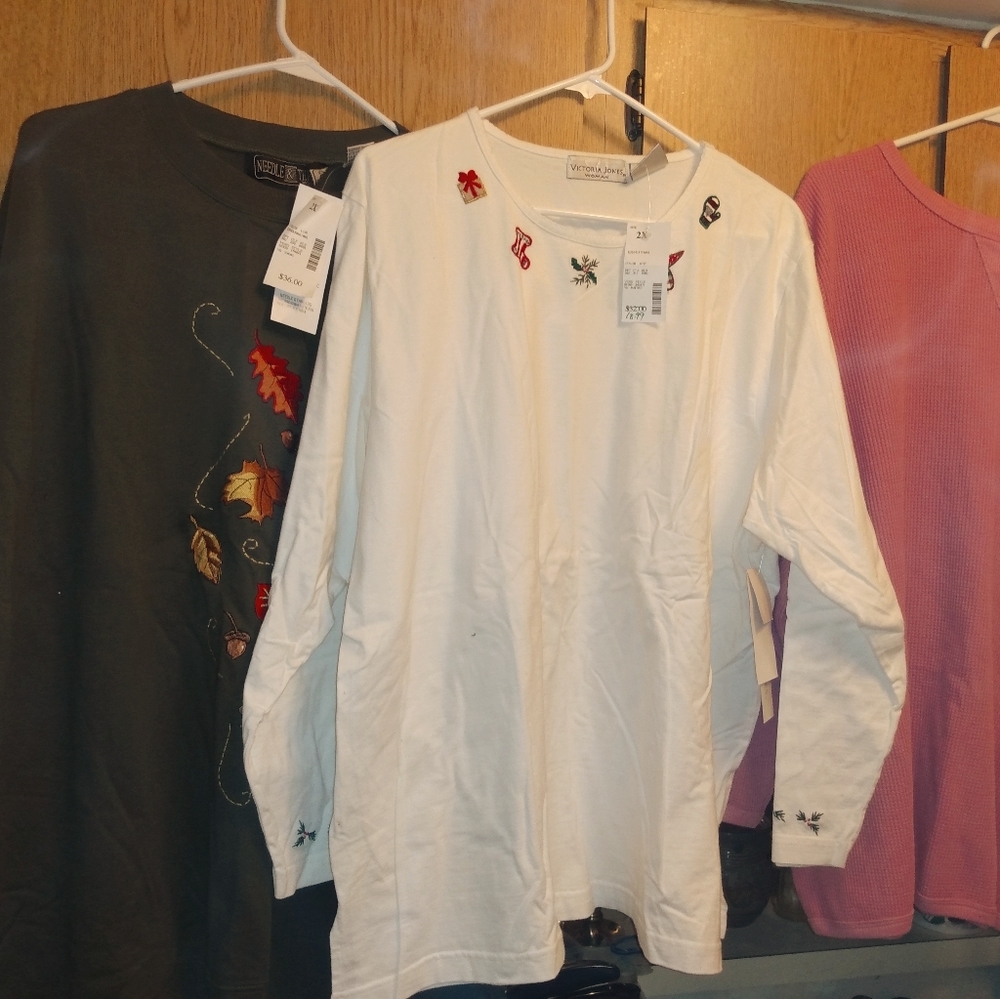 Women's size 2 X shirts brand new.